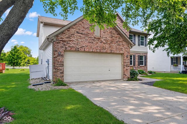 6538 Stafford Trace, Zionsville, IN 46077