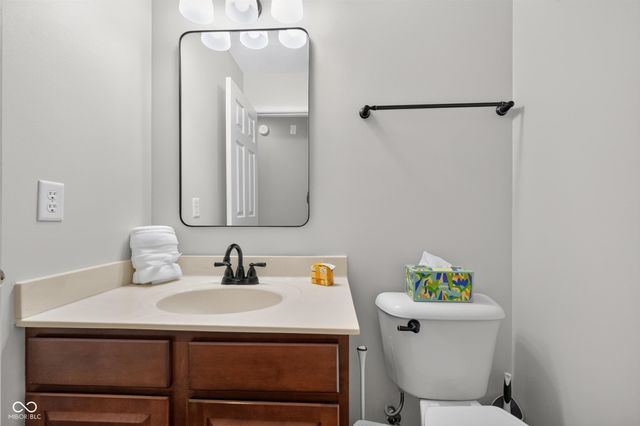 6538 Stafford Trace, Zionsville, IN 46077