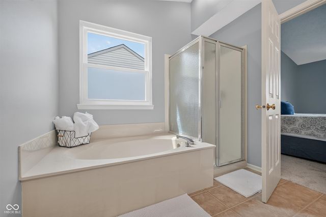 6538 Stafford Trace, Zionsville, IN 46077