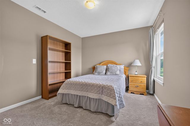 6538 Stafford Trace, Zionsville, IN 46077