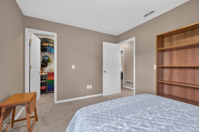 6538 Stafford Trace, Zionsville, IN 46077