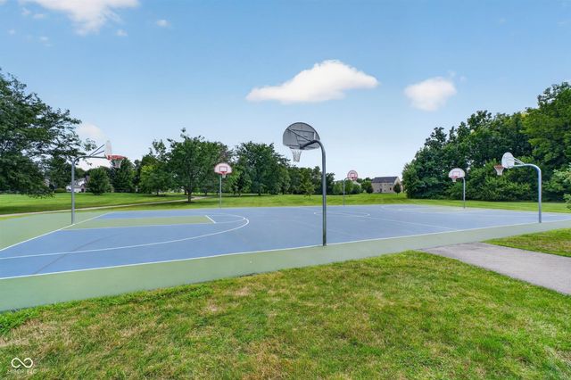 6538 Stafford Trace, Zionsville, IN 46077