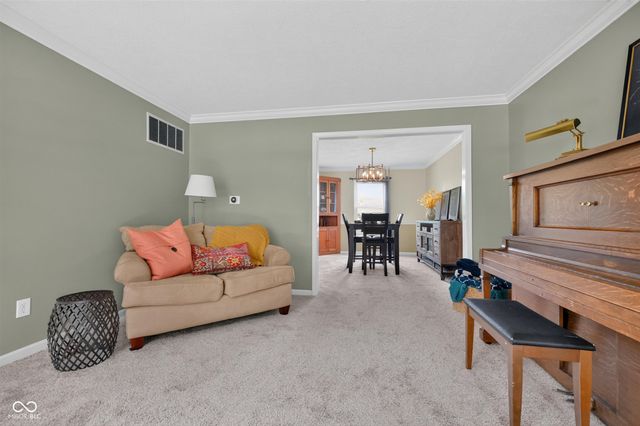 6538 Stafford Trace, Zionsville, IN 46077