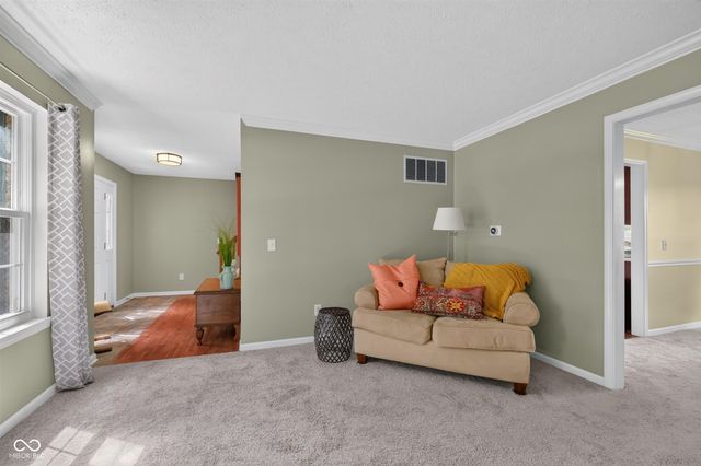 6538 Stafford Trace, Zionsville, IN 46077