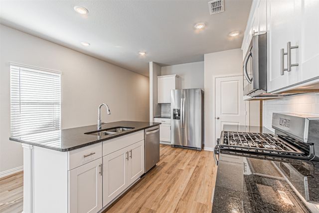 801 Leavenworth Drive, Mckinney, TX 75071