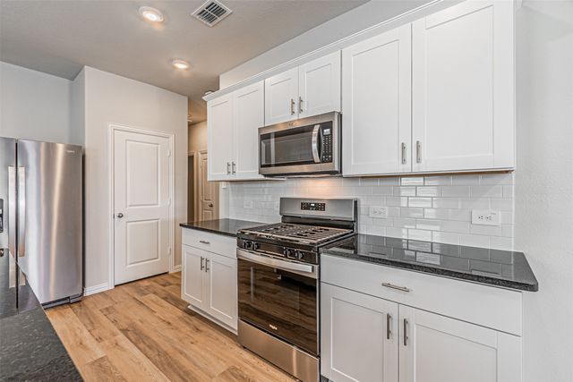 801 Leavenworth Drive, Mckinney, TX 75071