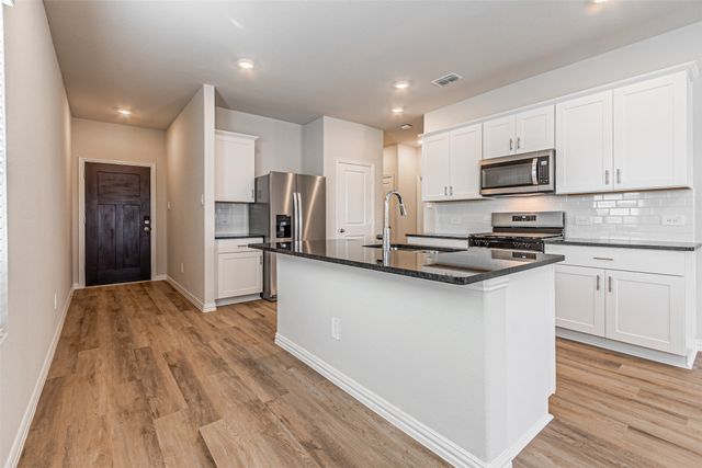 801 Leavenworth Drive, Mckinney, TX 75071