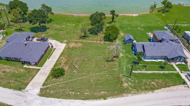 1505 Hillcrest Drive, Little Elm, TX 75068