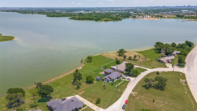 1505 Hillcrest Drive, Little Elm, TX 75068