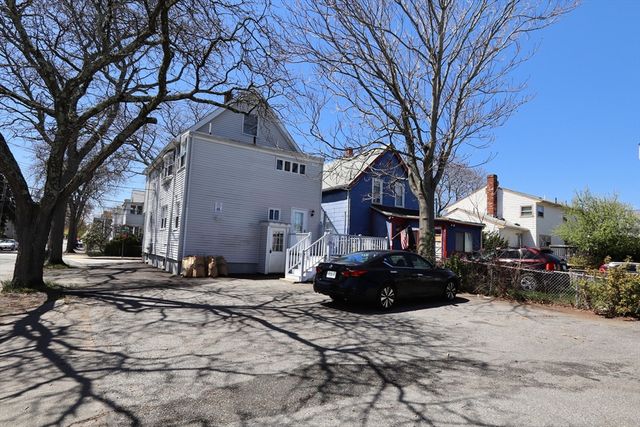 140 Lyme St, Malden, MA 02148