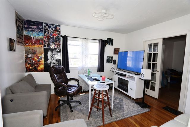 140 Lyme St, Malden, MA 02148