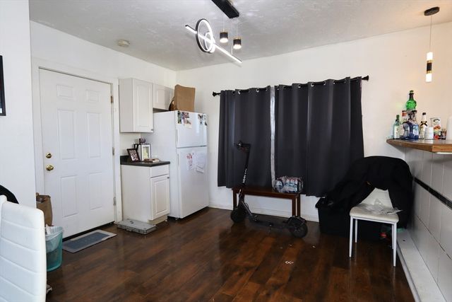 140 Lyme St, Malden, MA 02148