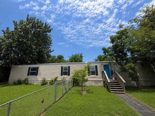 204 Mcelroy Street, Southmayd, TX 76273