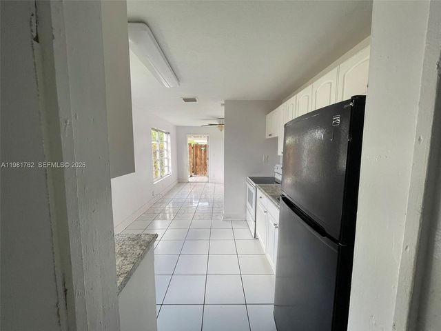 5751 SW 38th Ct, Davie, FL 33314