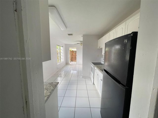 5751 SW 38th Ct, Davie, FL 33314