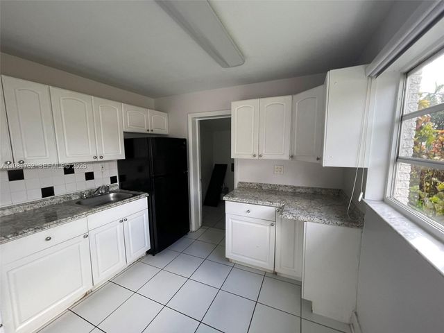 5751 SW 38th Ct, Davie, FL 33314