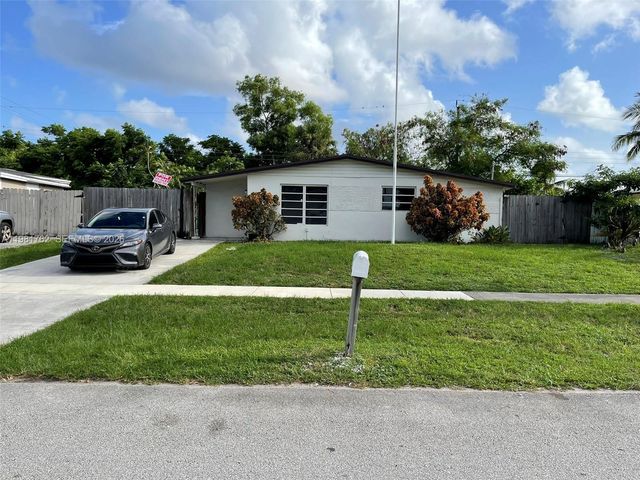 5751 SW 38th Ct, Davie, FL 33314