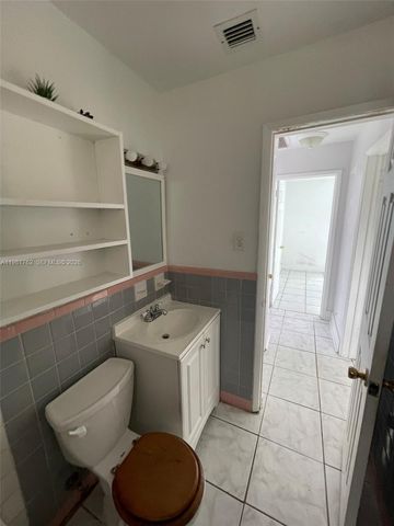 5751 SW 38th Ct, Davie, FL 33314