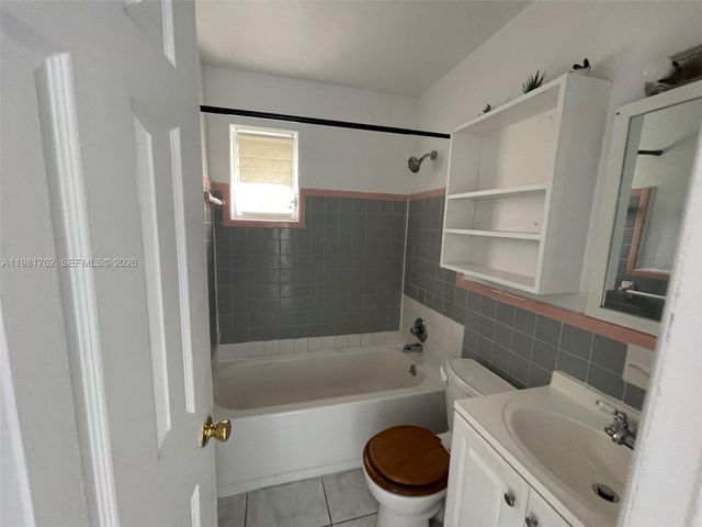 5751 SW 38th Ct, Davie, FL 33314