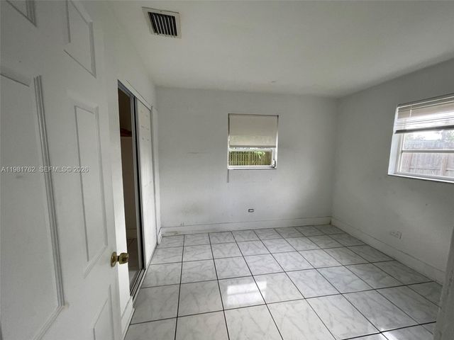 5751 SW 38th Ct, Davie, FL 33314