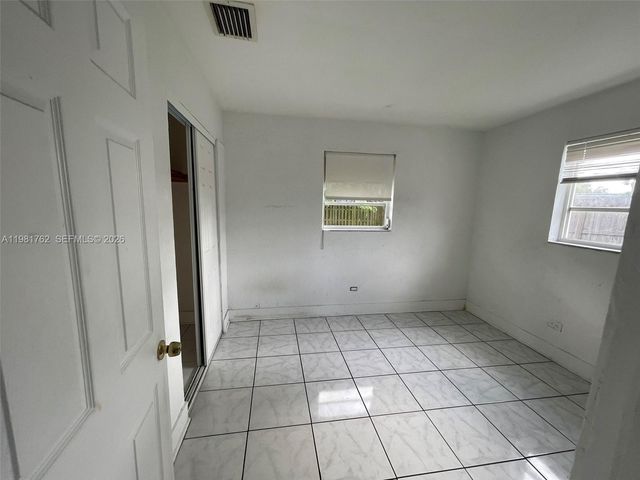 5751 SW 38th Ct, Davie, FL 33314