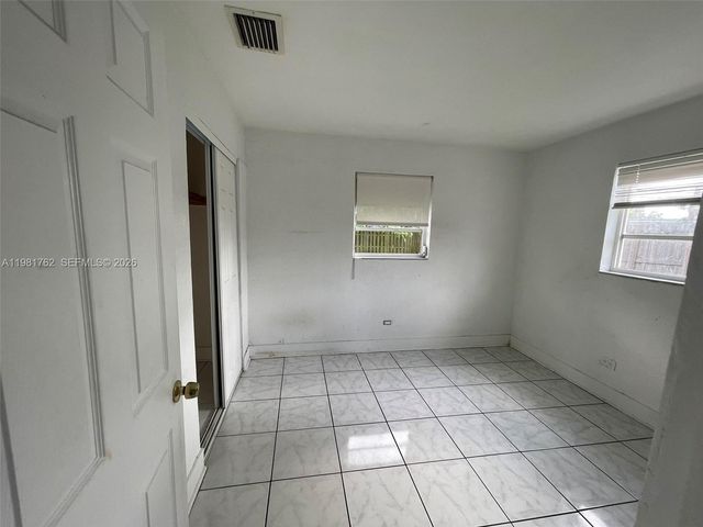 5751 SW 38th Ct, Davie, FL 33314