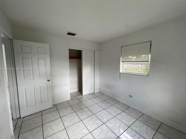 5751 SW 38th Ct, Davie, FL 33314