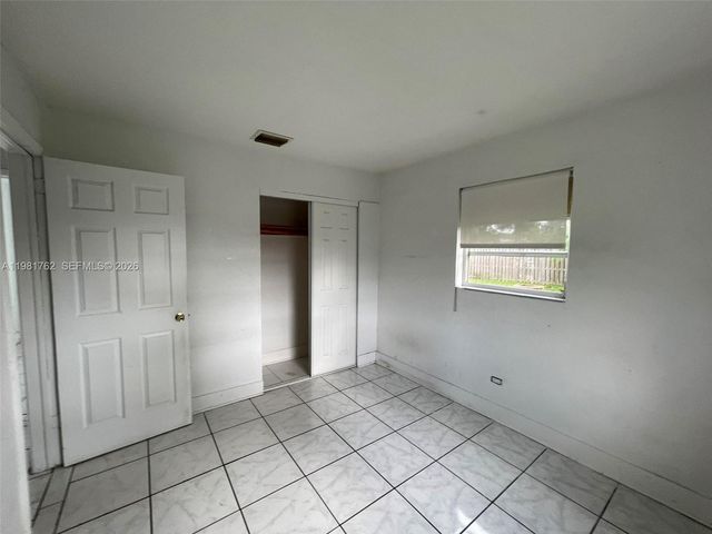 5751 SW 38th Ct, Davie, FL 33314