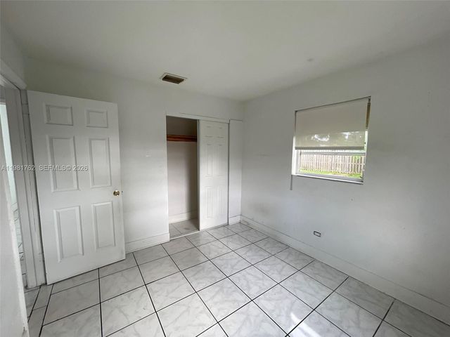 5751 SW 38th Ct, Davie, FL 33314