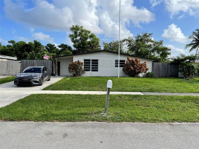 5751 SW 38th Ct, Davie, FL 33314
