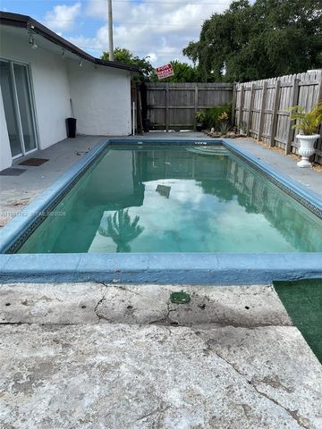 5751 SW 38th Ct, Davie, FL 33314