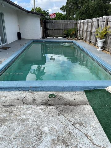 5751 SW 38th Ct, Davie, FL 33314