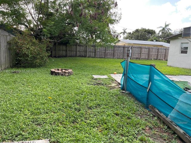 5751 SW 38th Ct, Davie, FL 33314