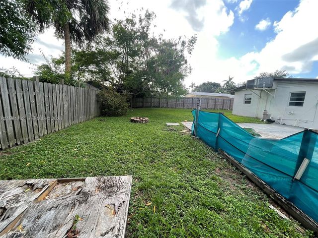 5751 SW 38th Ct, Davie, FL 33314