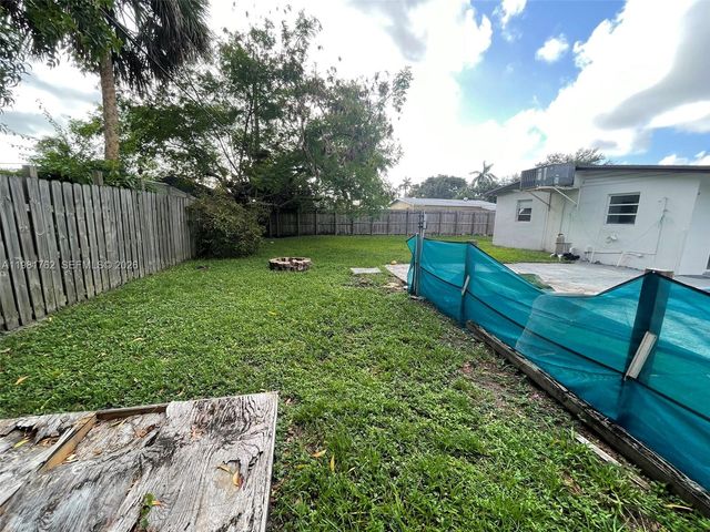 5751 SW 38th Ct, Davie, FL 33314