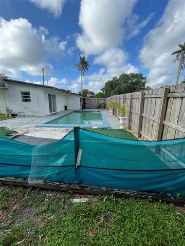 5751 SW 38th Ct, Davie, FL 33314