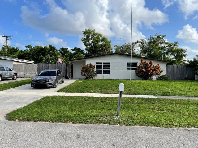 5751 SW 38th Ct, Davie, FL 33314
