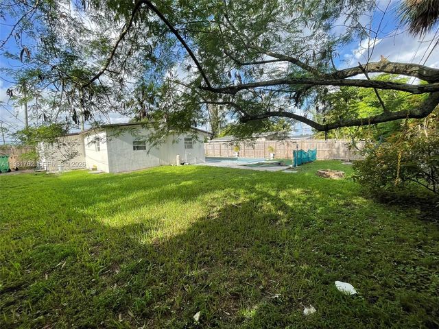 5751 SW 38th Ct, Davie, FL 33314