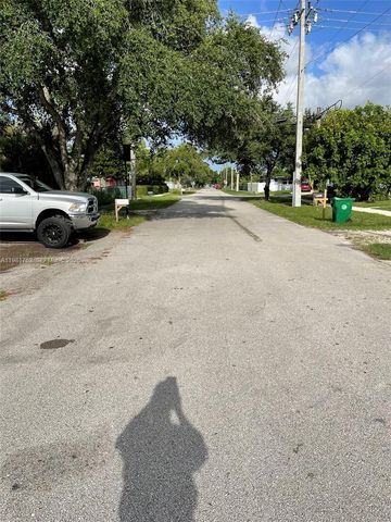 5751 SW 38th Ct, Davie, FL 33314