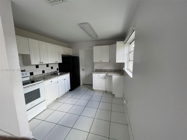 5751 SW 38th Ct, Davie, FL 33314