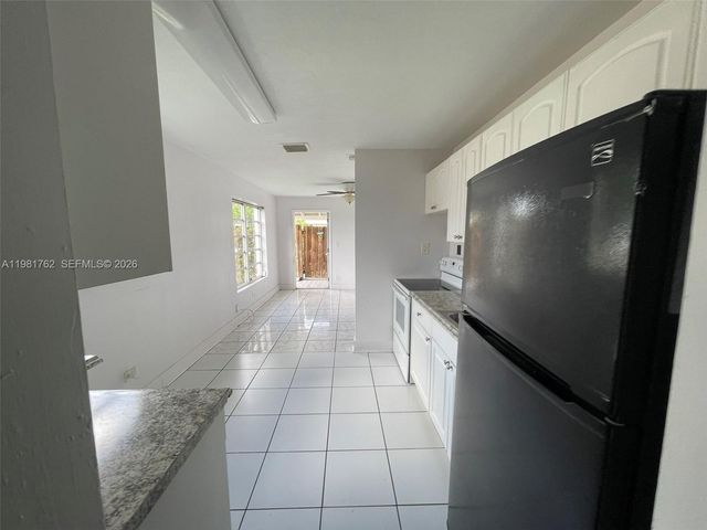 5751 SW 38th Ct, Davie, FL 33314