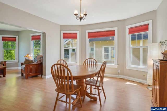 443 24th St NE, Salem, OR 97301