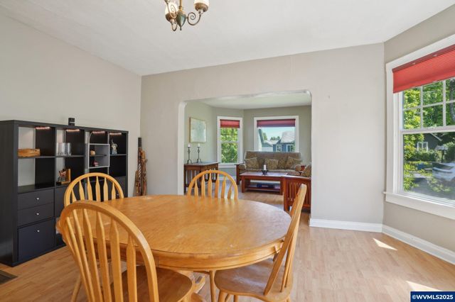 443 24th St NE, Salem, OR 97301