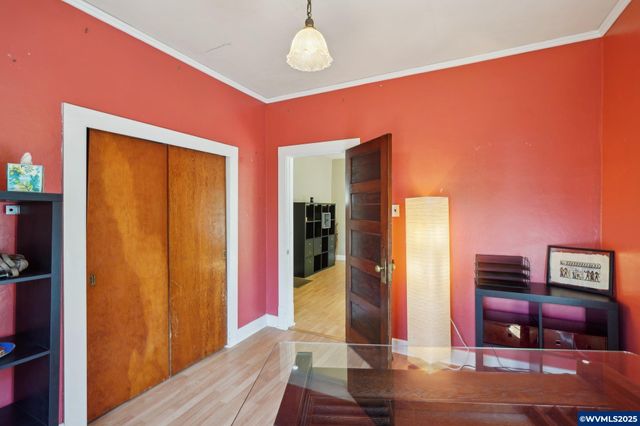 443 24th St NE, Salem, OR 97301