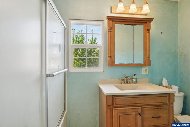 443 24th St NE, Salem, OR 97301