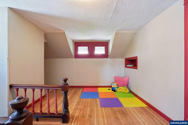 443 24th St NE, Salem, OR 97301