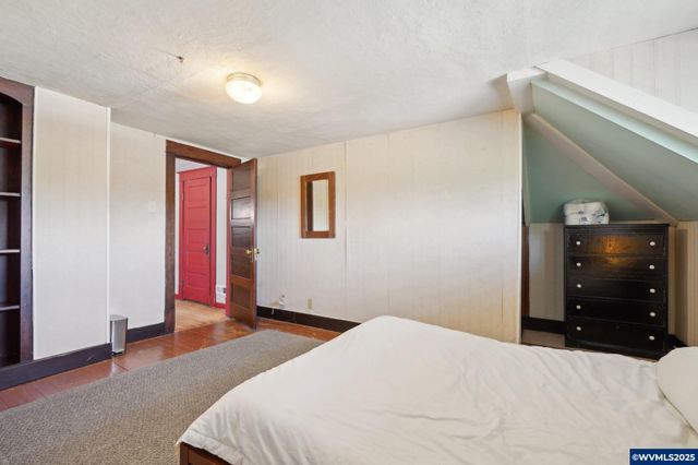 443 24th St NE, Salem, OR 97301