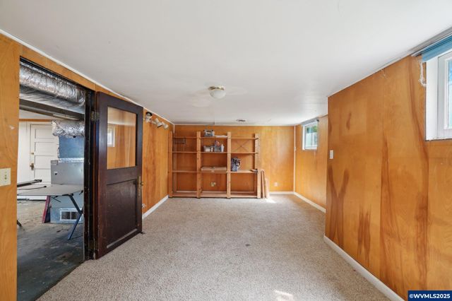 443 24th St NE, Salem, OR 97301