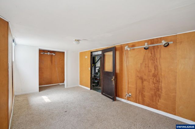 443 24th St NE, Salem, OR 97301