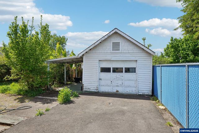 443 24th St NE, Salem, OR 97301